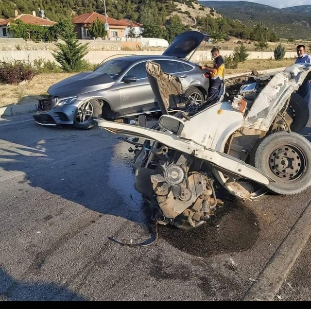 Isparta - Burdur Karayolunda Trafik Kazası