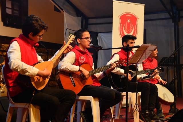 ​Isparta’da herkesin yüzü gülüyor