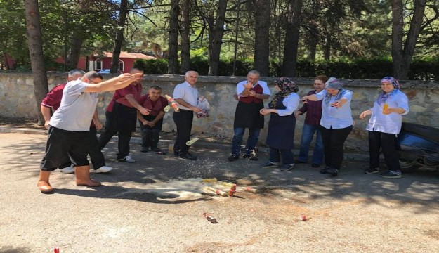 Isparta’da içecekli ABD protestosu  