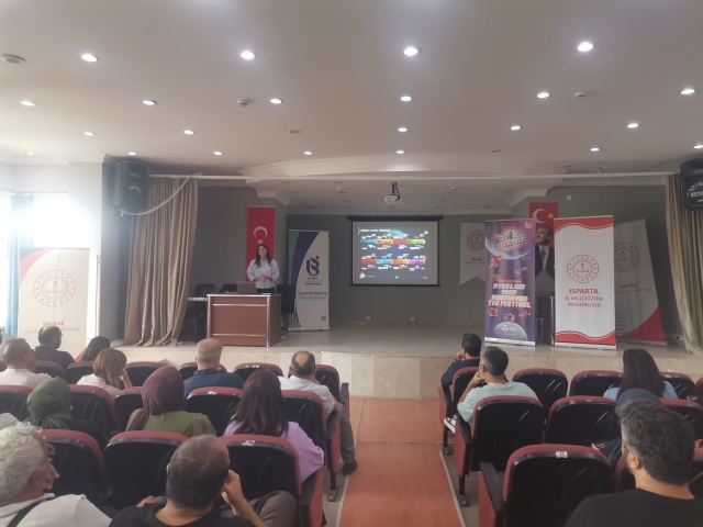 Isparta’da TEKNOFEST Heyecanı: Eğirdir ve Yalvaç’ta Öğretmen Seminerleri Başladı