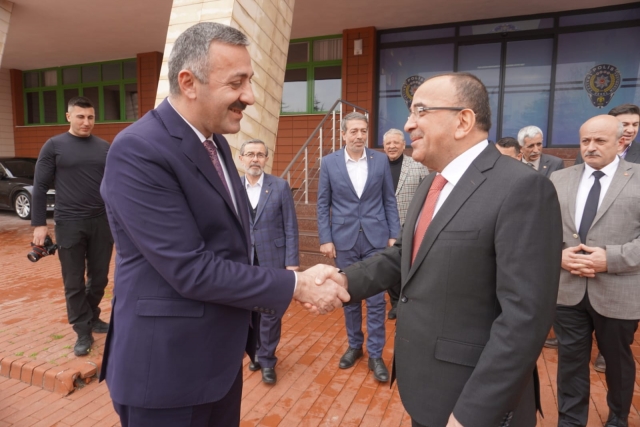Isparta Esnaf Teşkilatı Emniyet Teşkilatını Ziyaret Etti