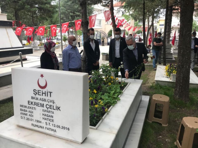 Isparta Garnizon Şehitliği’nde anlamlı program