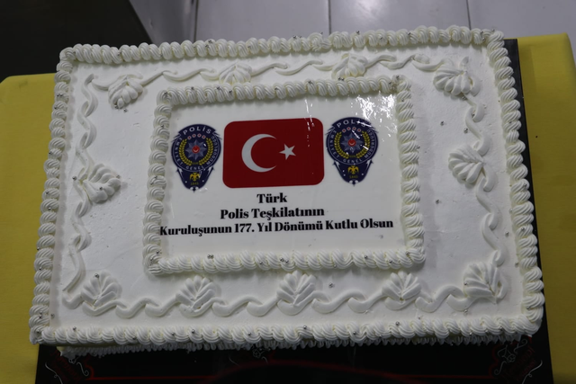 Isparta haber: Emniyet'e "10 Nisan Polis Haftası" Pastası