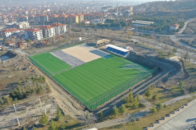 Isparta Haber: Emre Mahallesi Spor Kompleksi tamamlanıyor