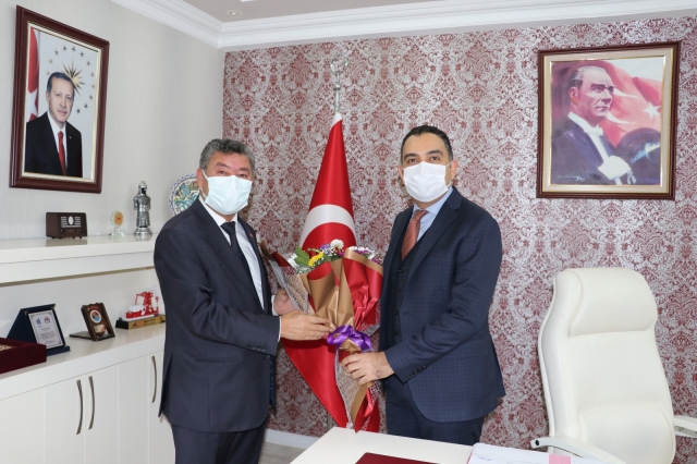ISPARTA HABER: ​KAYMAKAM ADEM ÇELİK'E
KUTLAMA ZİYARETİ