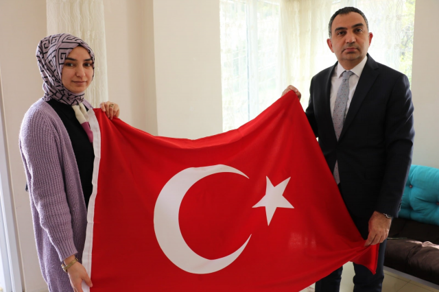 Isparta Haber: Kaymakam Çelik’ten Şehit Eşine Ziyaret