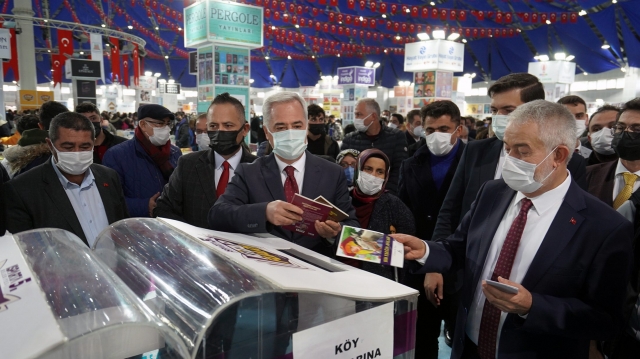 Isparta Haber: ​Kitap Dostları Fuara Akın Etti