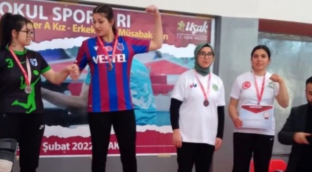 ISPARTA HABER: MELEK ELİF KAYACAN TÜRKİYE 2 .Sİ OLDU