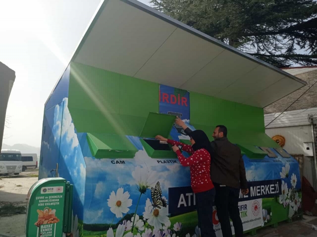 ISPARTA HABER: ÖRNEK MUHTAR ŞÜKRİYE KILINÇ'TAN SIFIR ATIK PROJESİNE DESTEK
