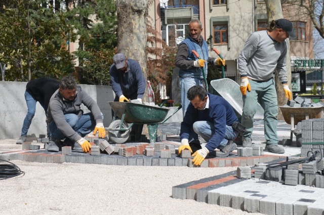 Isparta Haber: Şehir begonit taşlarla süsleniyor