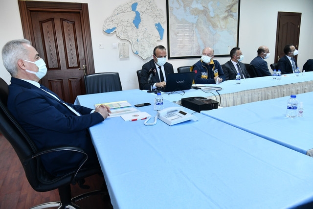 Isparta Haber: Vali Seymenoğlu Sağlık Yönetimi İle Bir Araya Geldi