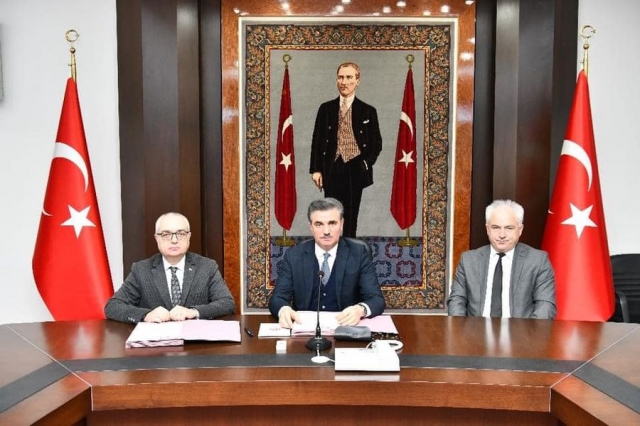 Isparta İl Özel İdaresi Memurlarına Sosyal Denge Sözleşmesi İmzalandı