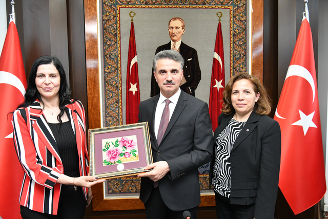 Isparta kadın kooperatiflerinden Vali Aydın Baruş’a ziyaret 