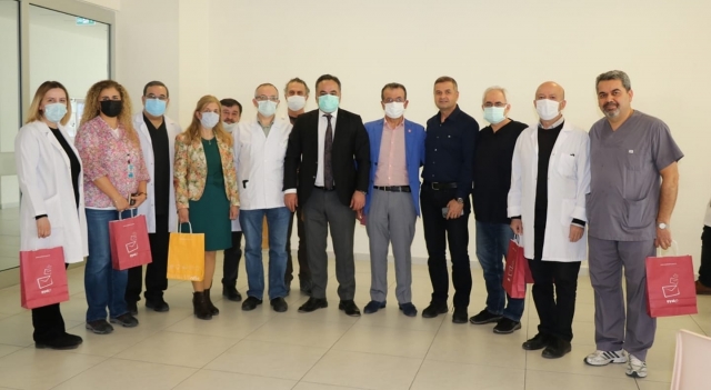 Isparta Şehir Hastanesi'nde  hekimlere teşekkür belgesi