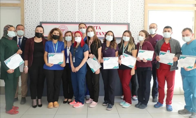Isparta Şehir Hastanesinde Hemşireler Sertifikalarını Aldı