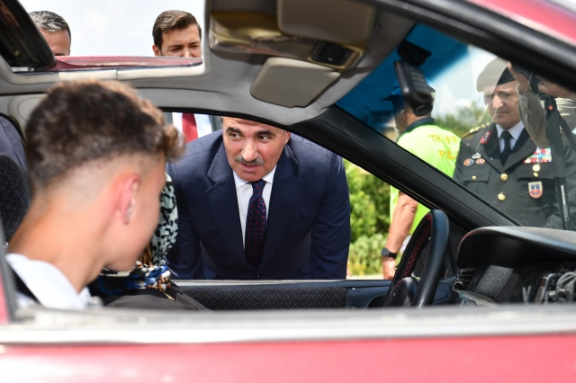Isparta Valisi Baruş Bayram Nedeniyle Yol Kontrol Noktalarını Ziyaret Etti
