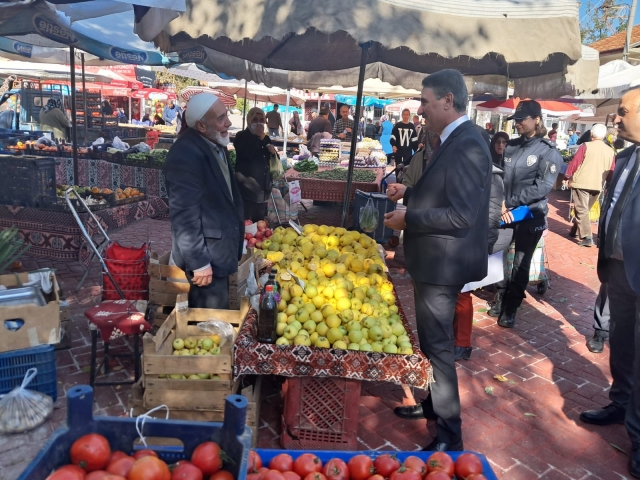Isparta Valisi Baruş, Emre, Sidre ve Gülcü mahallelerinde bir dizi inceleme ve ziyarette bulundu