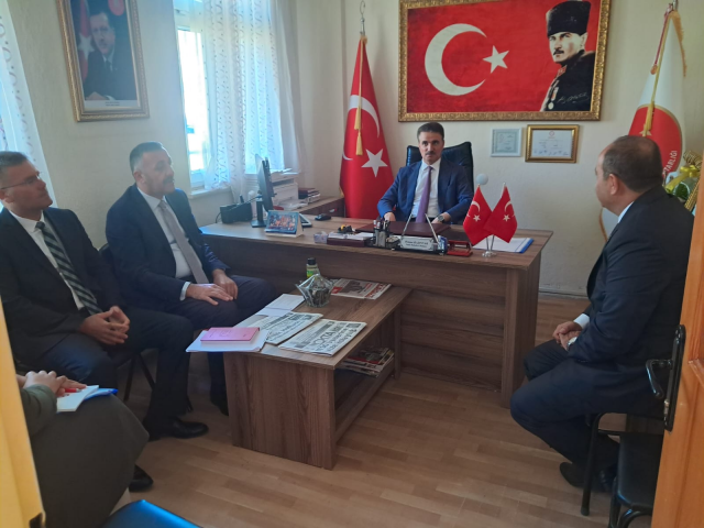 Isparta Valisi Baruş, Fatih ve Yedişehitler Muhtarlıklarını ziyaret etti