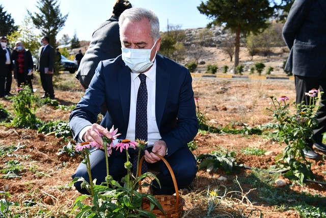 Isparta Valisi  Seymenoğlu Atabey'de...