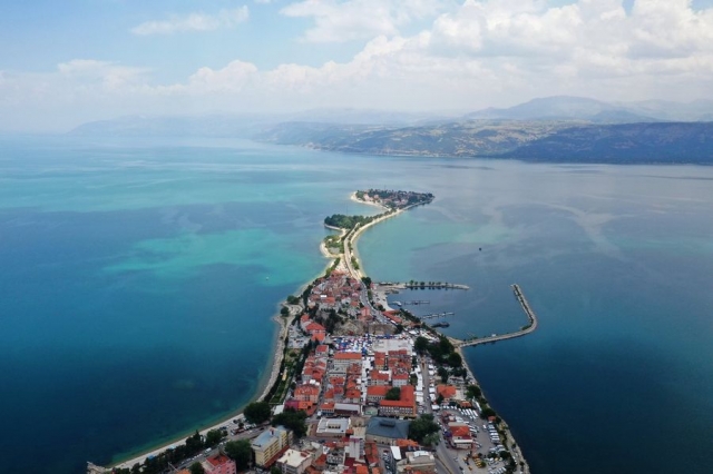 Isparta Valisi Seymenoğlu Eğirdir'de...