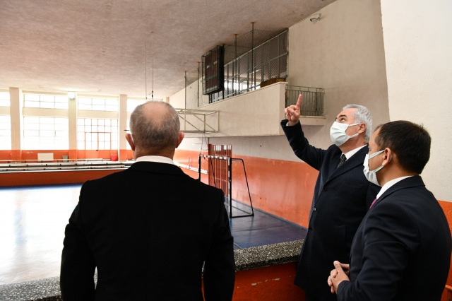 Isparta Valisi Seymenoğlu, Gülkent Anadolu Lisesi’ni ziyaret etti