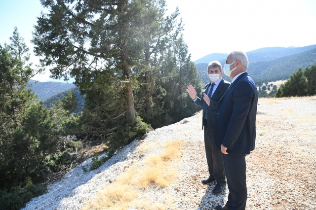 Isparta Valisi Seymenoğlu Saracık köyü ve Gülköy’ü ziyaret etti