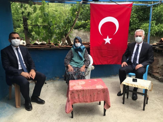 Isparta Valisi Seymenoğlu'dan Şehit Ailesine Ziyaret