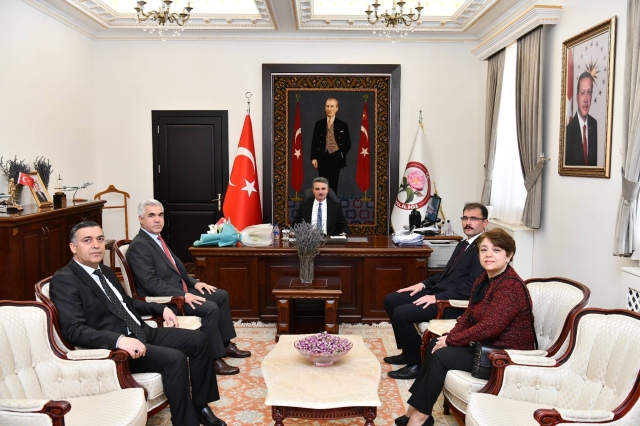 "Isparta Valisi, Sosyal Güvenlik Haftası Dolayısıyla Sosyal Güvenlik Kurumu Heyetini Kabul Etti