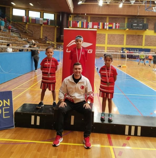 Isparta’ya Milli Gurur: Badminton Milli Takımından 3 MadalyaIsparta’ya Milli Gurur: Badminton Milli Takımından 3 Madalya