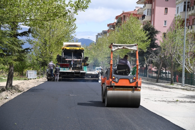 Isparta'da ​2022 asfalt sezonu Modernevler Mahallesinden başladı