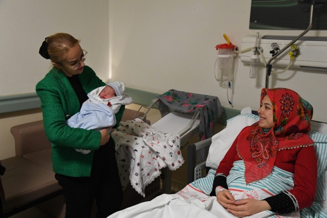Isparta'da 2023 yeni yılın ilk bebekleri