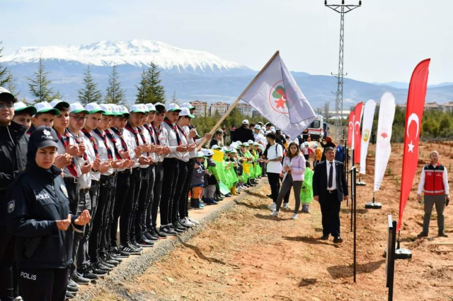 Isparta'da 21 Mart Dünya Ormancılık Günü'nde '6 Şubat Deprem Şehitleri Ormanı' Açıldı