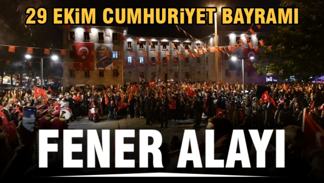 Isparta'da 29 Ekim Cumhuriyet Bayramı Fener Alayı