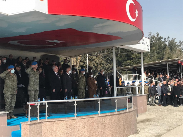 ISPARTA'DA 400 ASKER YEMİN EDEREK TERHİS OLDU