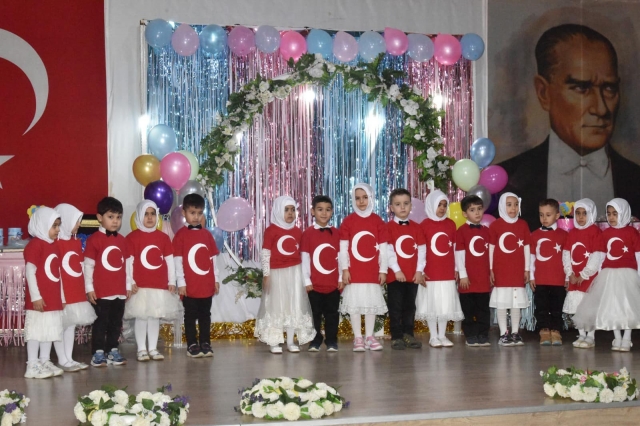 Isparta'da 4-6 Yaş Kur'an Kursu Minikleri Taçlandı