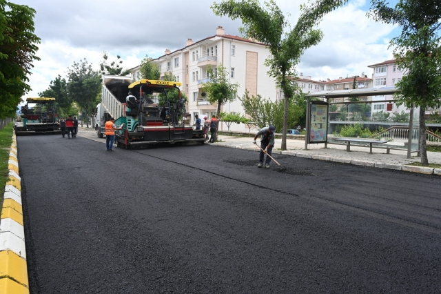 Isparta'da Akıllık kavşak yapıldı, yol asfaltlandı
