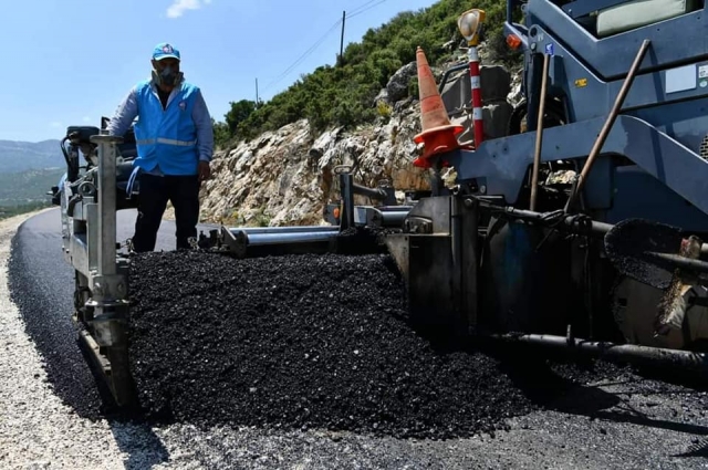 ISPARTA'DA ASFALT SEZONU EĞİRDİR - BEYDERE YOLUNDAN BAŞLADI