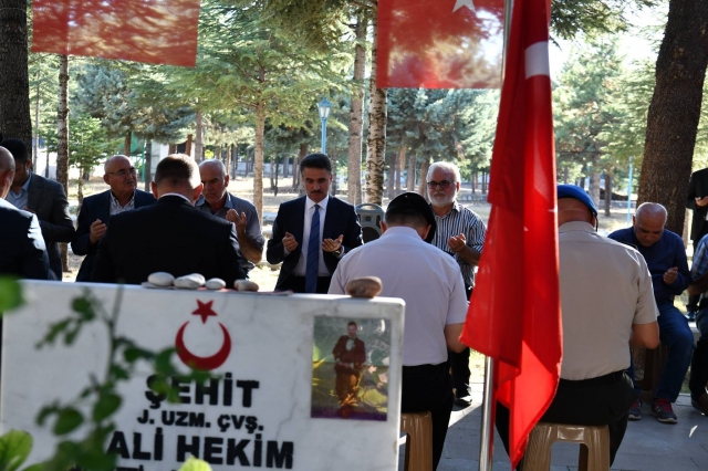 Isparta'da Aziz Şehitlerimiz Kabirleri Başında Anıldı