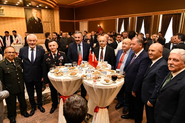 Isparta'da Bayramlaşma Programı Düzenlendi