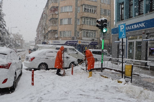 ISPARTA'DA BELEDİYEDEN ÇOK HIZLI MÜDAHALE