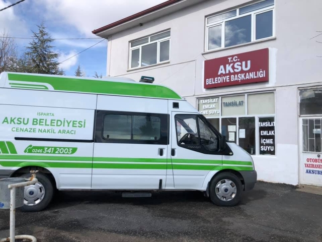 Isparta'da Belediyeye yeni cenaze aracı alındı