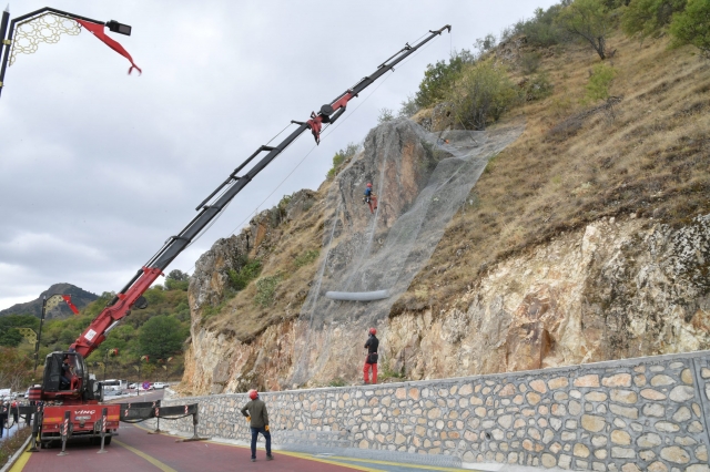 Isparta'da ​Çünür ve Kirazlıdere’de belediye çalışmalar yapıyor