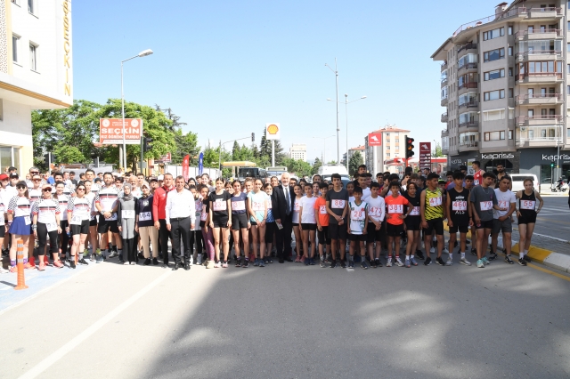 Isparta'da ​Festival coşkusu Gül koşusuyla başladı