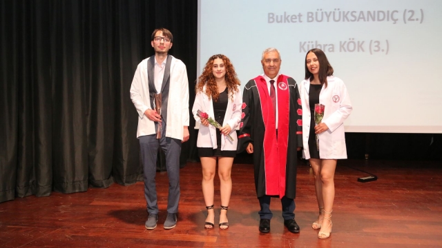 Isparta'da genç eczacıların  “Beyaz Önlük Giyme Töreni” yapıldı