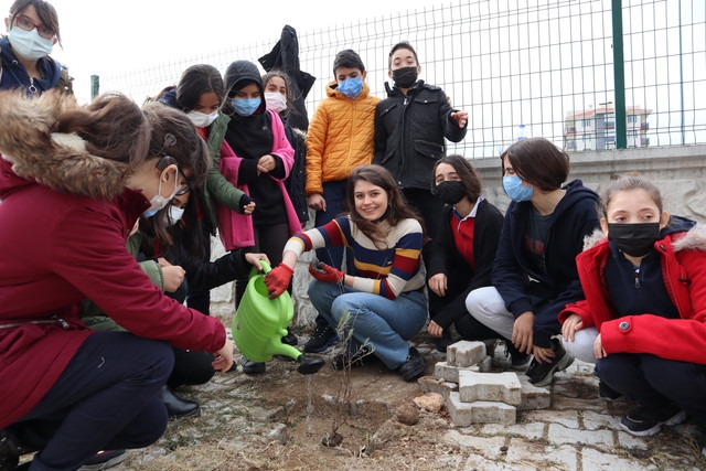 ISPARTA'DA “GENÇ FİDANLAR GELECEĞİN FİDANLARINI DİKİYOR” PROJESİ