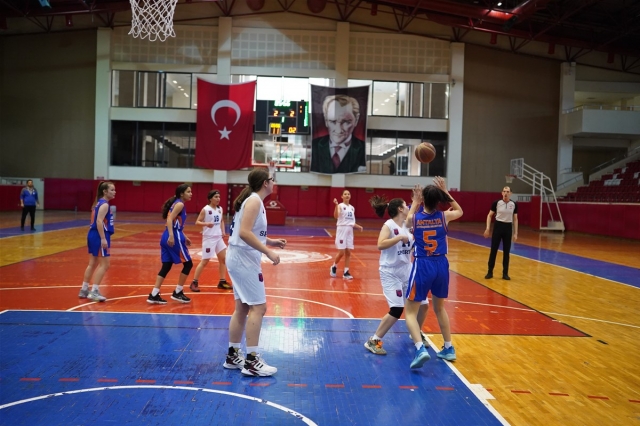 Isparta'da Gerçekleştirilen U-14 Kızlar Bölge Şampiyonası Sona Erdi