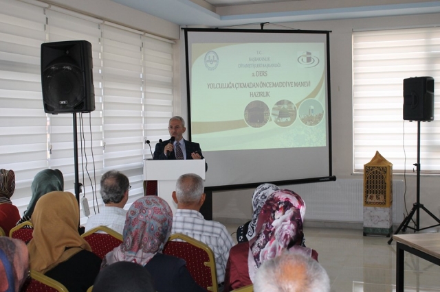 Isparta'da Hacı adaylarına yönelik eğitim semineri yapıldı