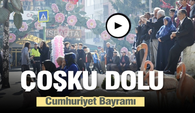 Isparta'da halkın katılımıyla coşku dolu bir 29 Ekim Cumhuriyet Bayramı