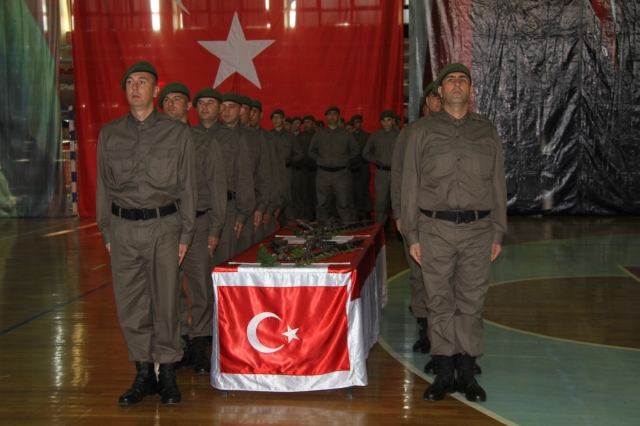 Isparta'da ilk bedelli jandarma erler yemin edip terhis oldu