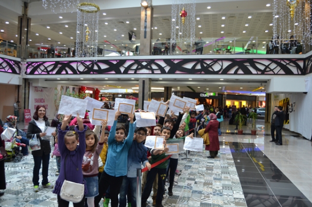 Isparta'da Iyaşpark’tan Karne Hediyesi!